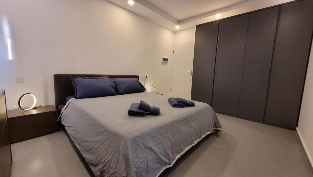 דירות סיינט פול ביי Stylish - Modern - Large Terrace - 2 Bed - 200 M From Sea - Fully Air Con מראה חיצוני תמונה