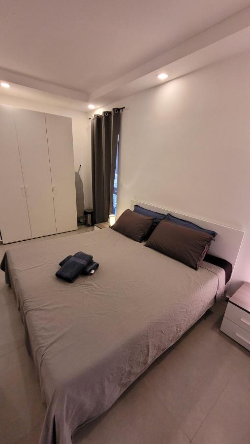 דירות סיינט פול ביי Stylish - Modern - Large Terrace - 2 Bed - 200 M From Sea - Fully Air Con מראה חיצוני תמונה