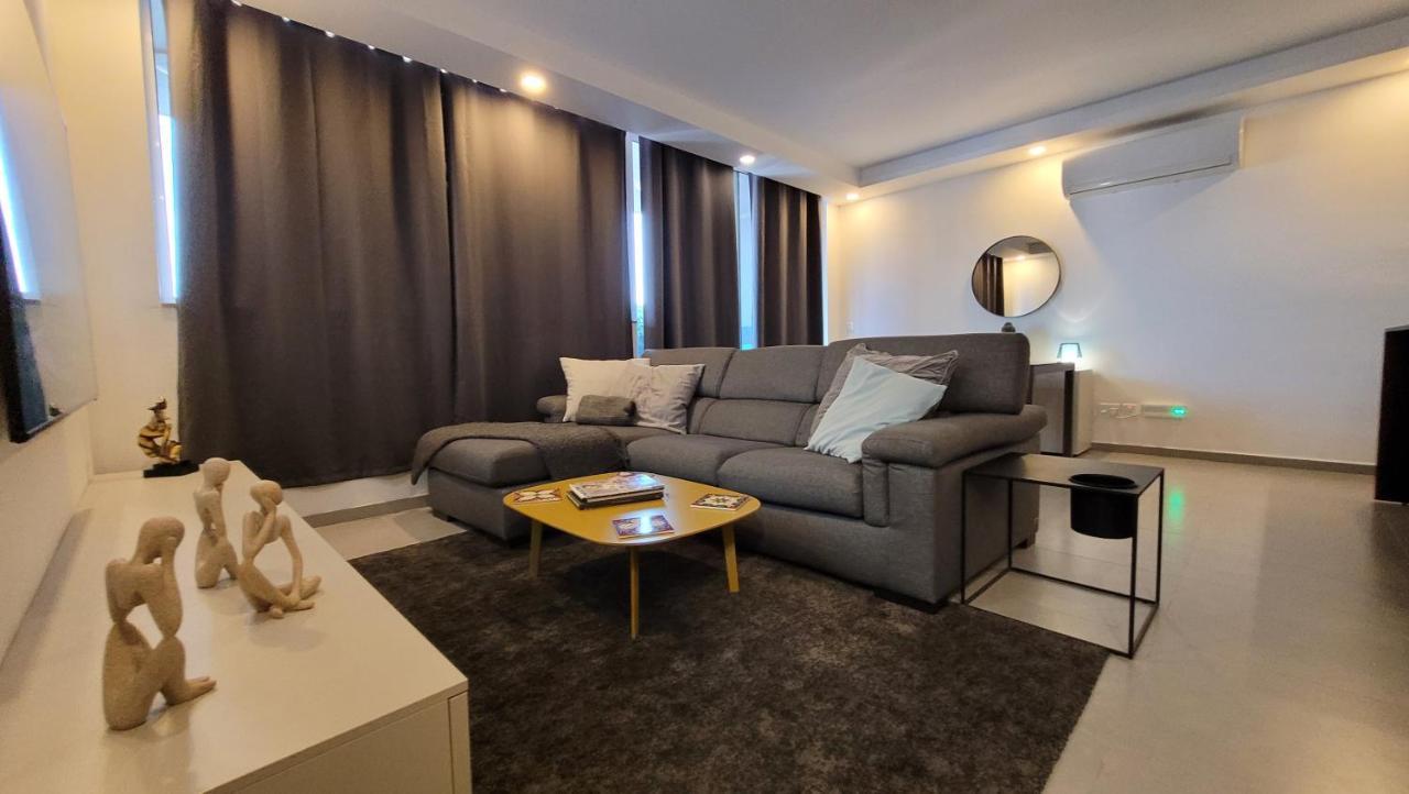 דירות סיינט פול ביי Stylish - Modern - Large Terrace - 2 Bed - 200 M From Sea - Fully Air Con מראה חיצוני תמונה
