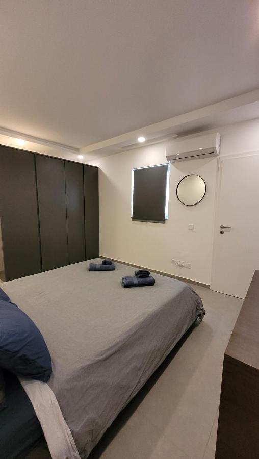 דירות סיינט פול ביי Stylish - Modern - Large Terrace - 2 Bed - 200 M From Sea - Fully Air Con מראה חיצוני תמונה