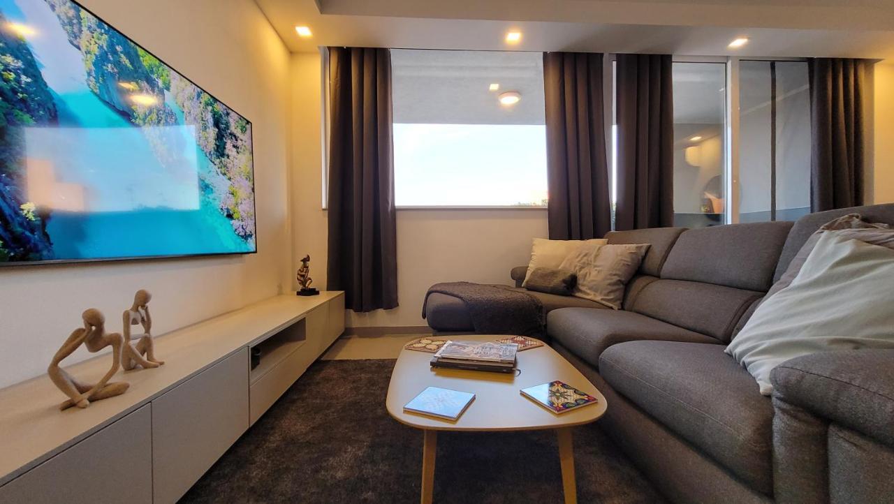 דירות סיינט פול ביי Stylish - Modern - Large Terrace - 2 Bed - 200 M From Sea - Fully Air Con מראה חיצוני תמונה
